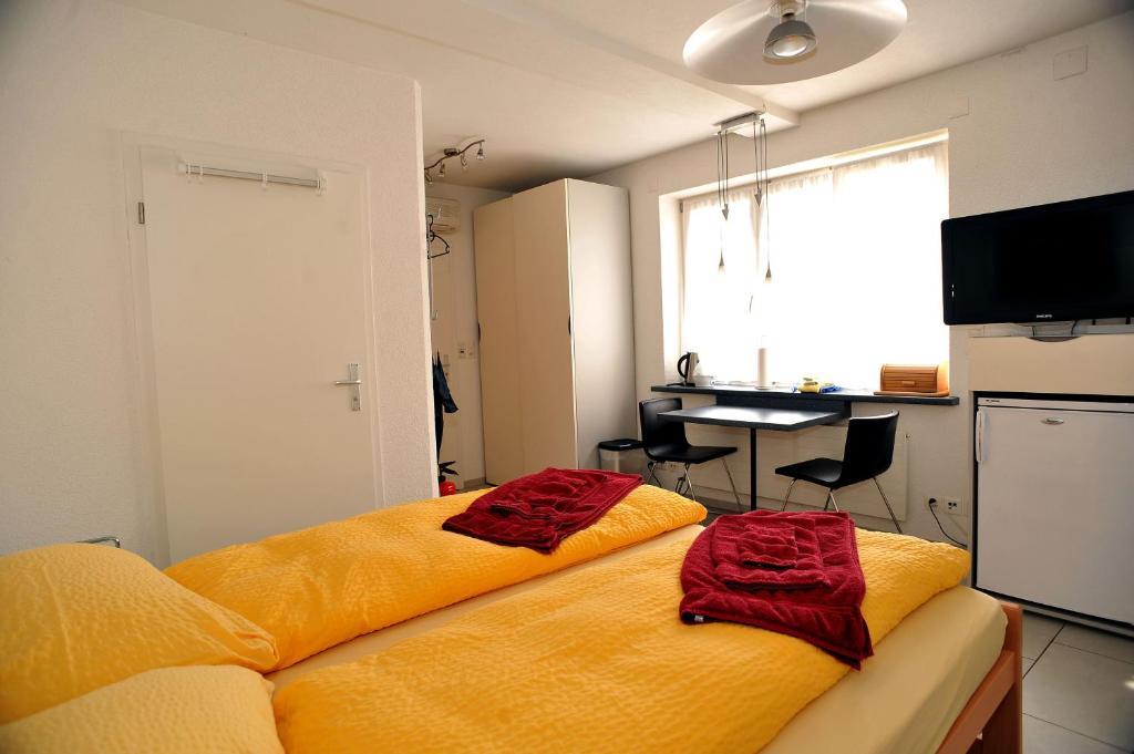 Niros Bed & Breakfast Birsfelden Bilik gambar