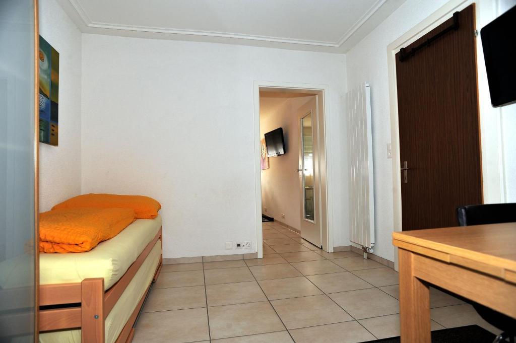 Niros Bed & Breakfast Birsfelden Bilik gambar