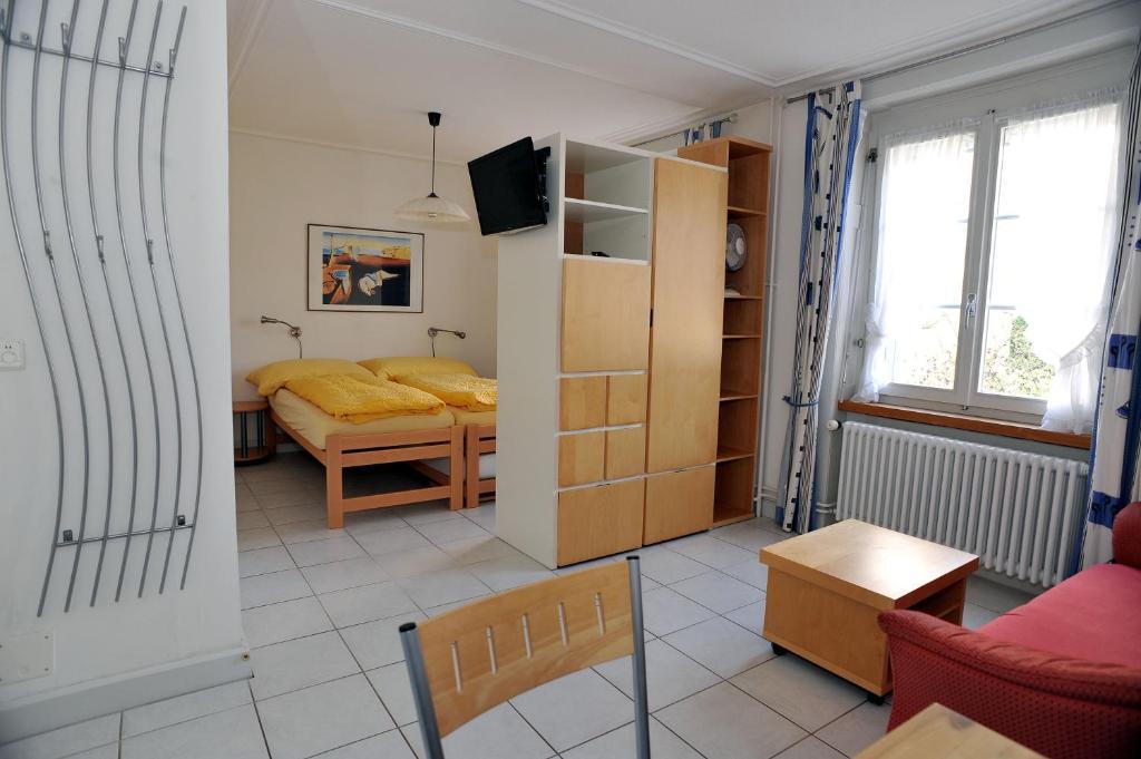 Niros Bed & Breakfast Birsfelden Bilik gambar