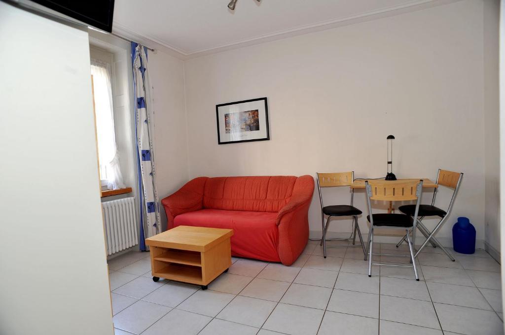 Niros Bed & Breakfast Birsfelden Bilik gambar