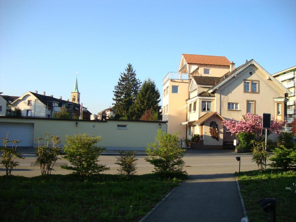 Niros Bed & Breakfast Birsfelden Luaran gambar